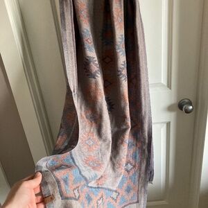 ROOTS Large Scarf Wrap Boho Western Vibes Beautiful pattern EUC